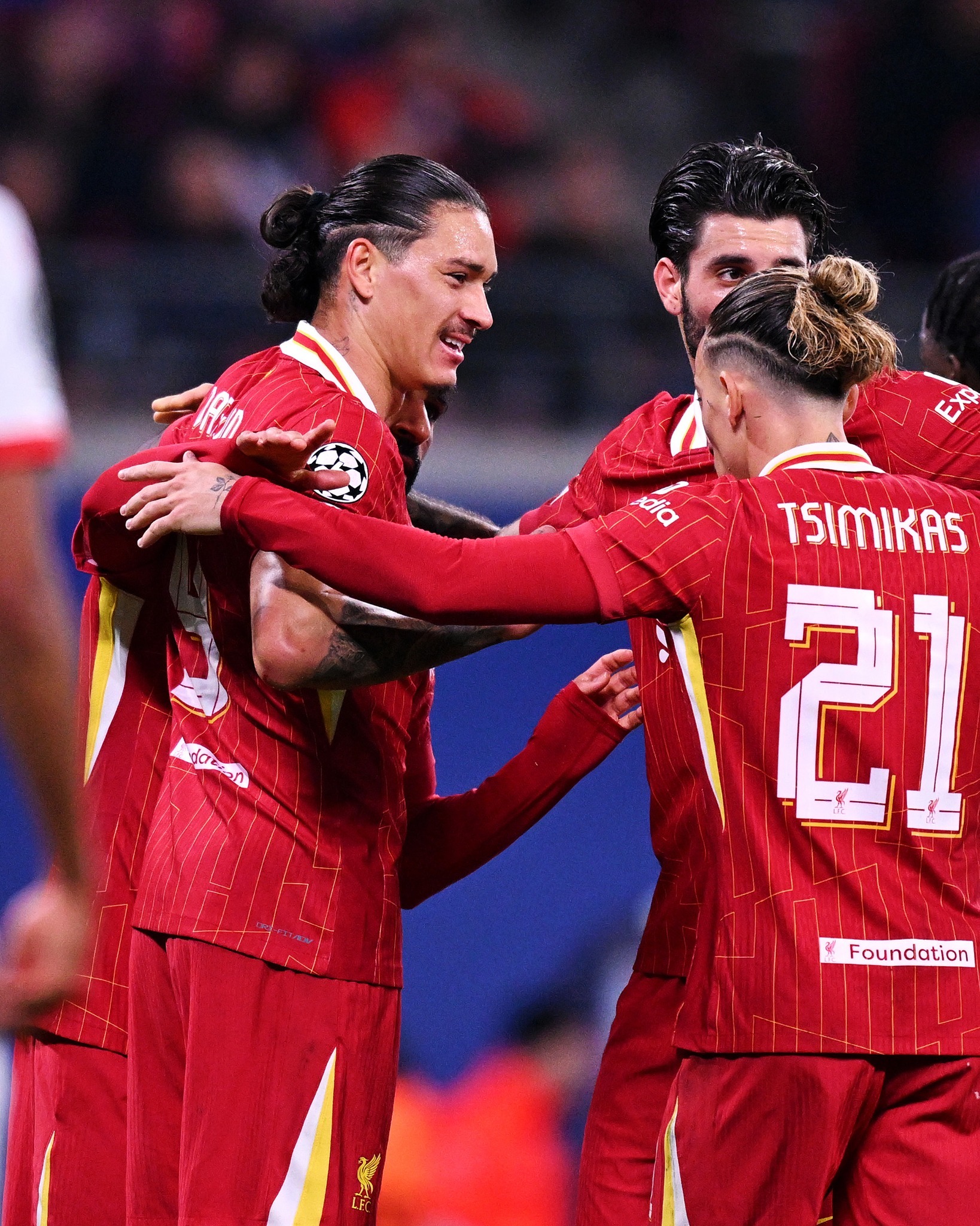 开云体育app下载-利物浦主场击败对手，满载三分而归