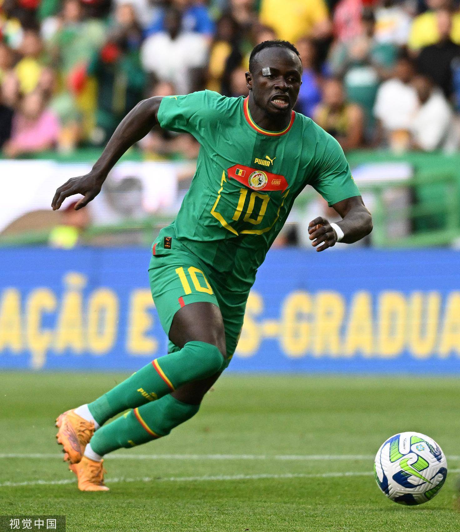 塞内加尔足球队备战国际比赛，备受期待