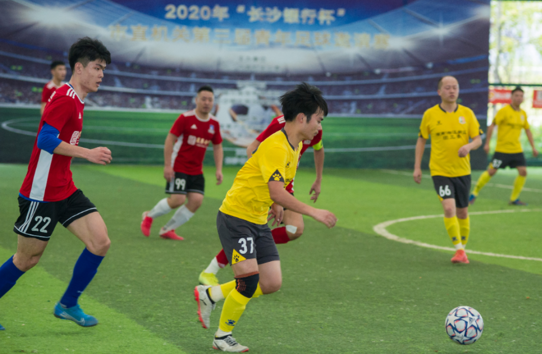 开云体育官网app-包含沃尔夫斯堡惊险逆转，逐步发力的词条